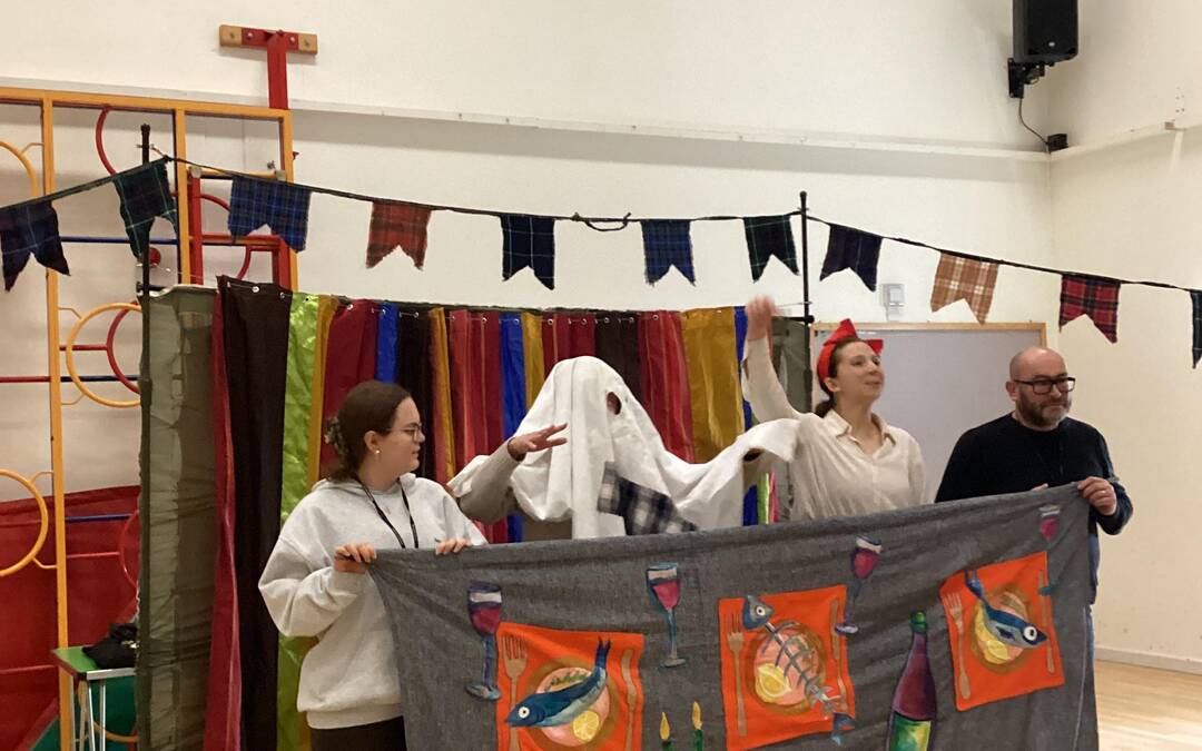 ‘Handlebards’ visit Mountjoy